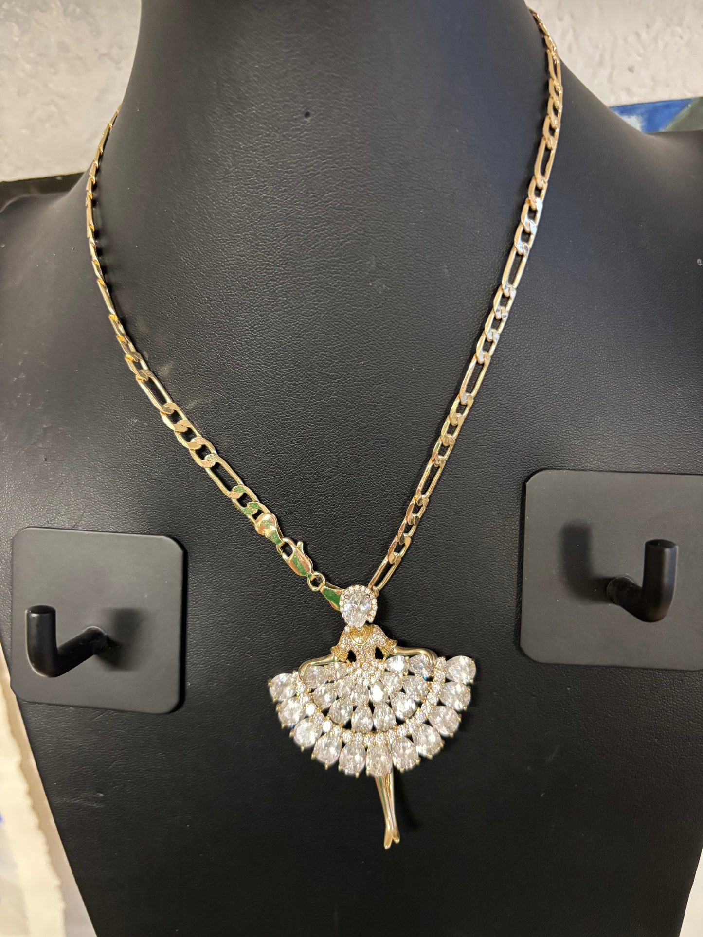 14Kt gold necklace and charm